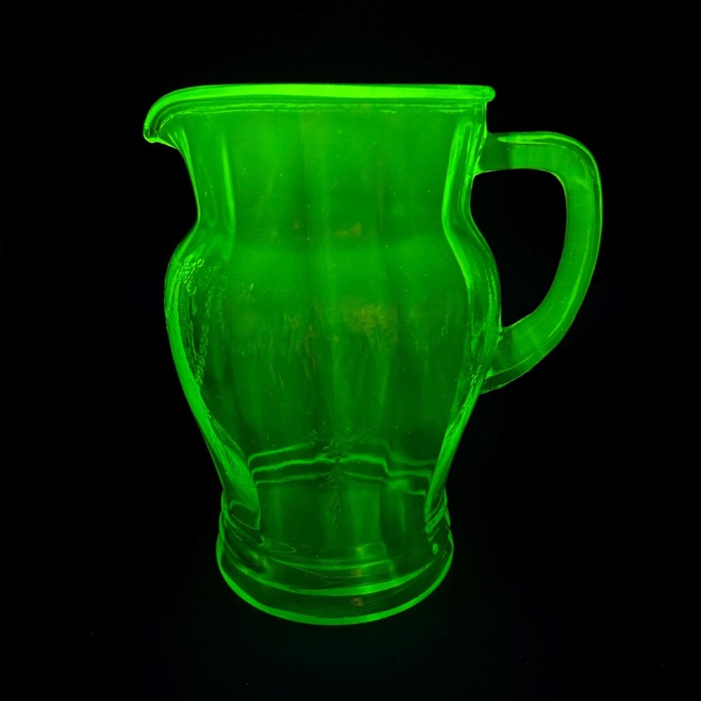Anchor Hocking “Cameo” Green Uranium Glass Pitcher Ballerina Pattern 8” Tall EUC